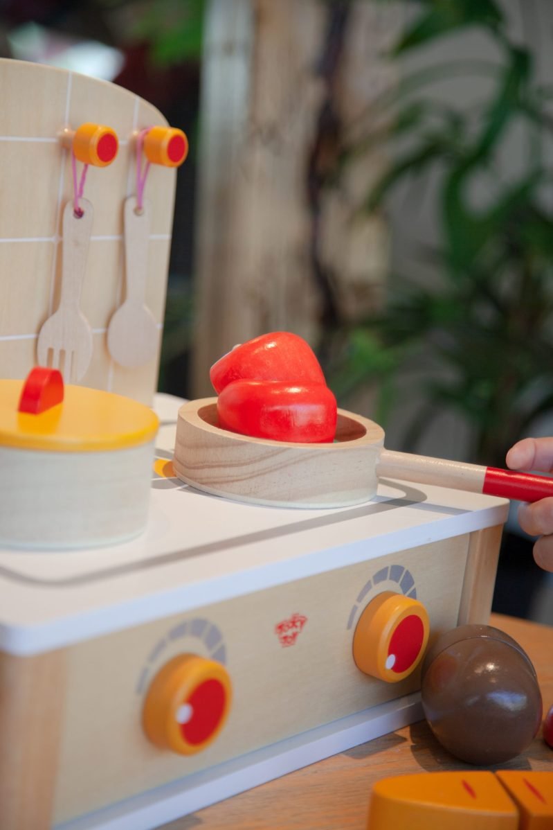 Set De Cocina De Madera De Tooky Toy - Imagen 4