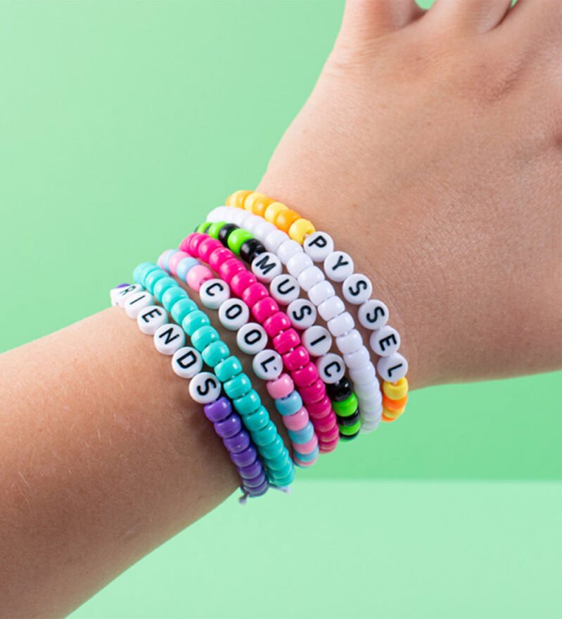 Set para armar pulseras con letras - PlayBox - Imagen 2